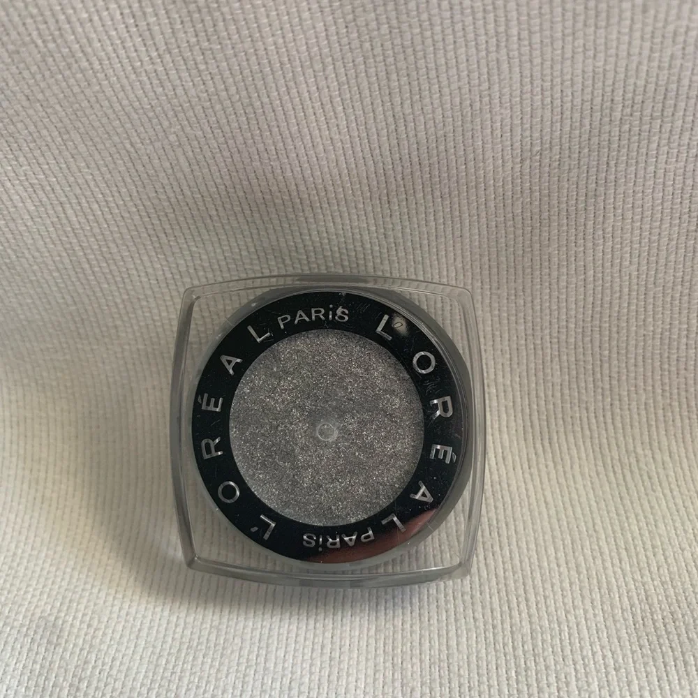 New In Package L'Oreal Paris Eyeshadow Trio - Brown, Silver, Blue - Picture 6 of 7